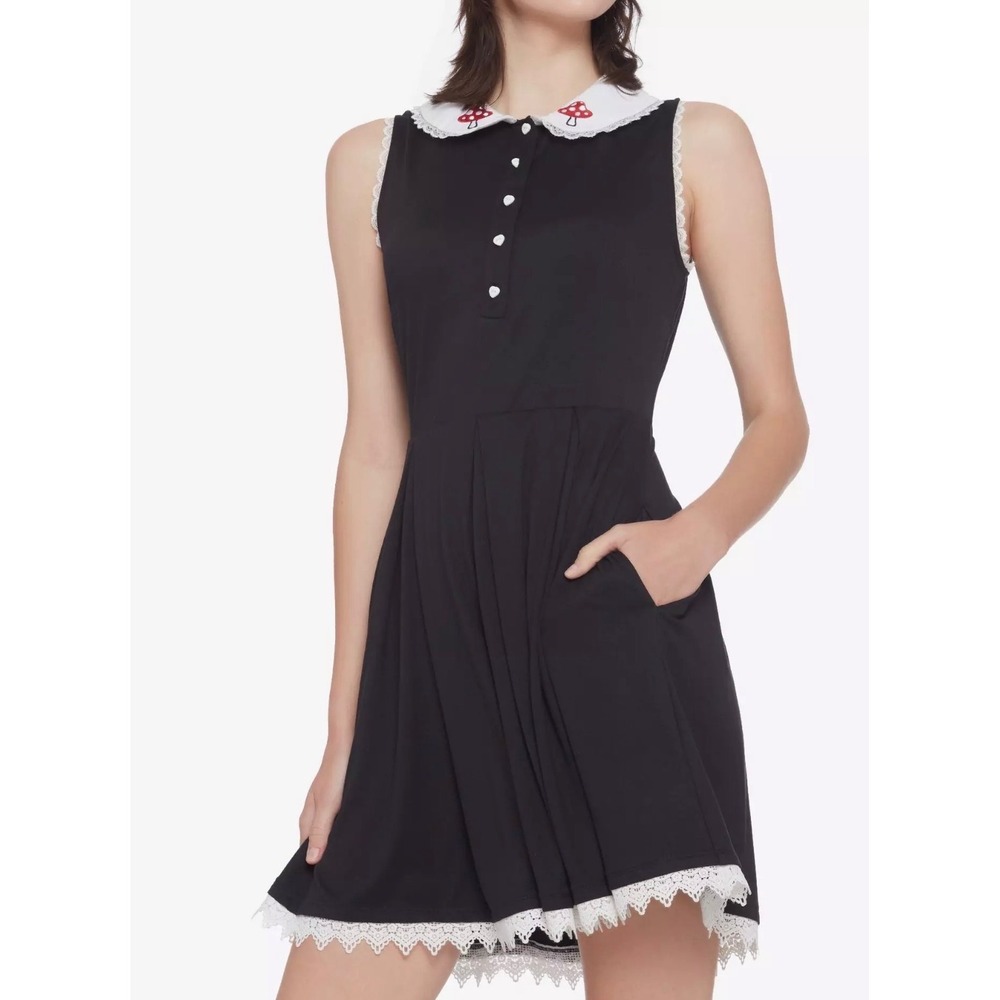 Hot‎ Topic Black Mushroom Embroidered Lace Trim Peter Pan Collar Dress XS Heart